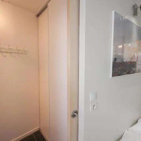 Centre - And Functional *